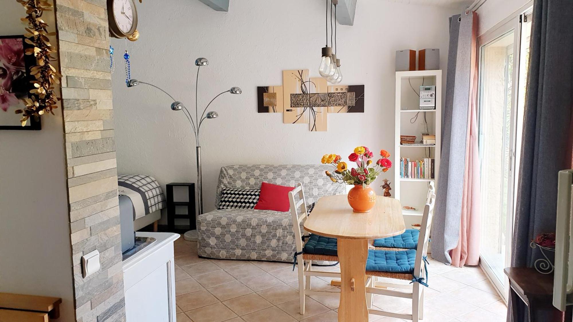 Studio 33 M2 Au Calme Proche Hyeres La Crau Exterior photo