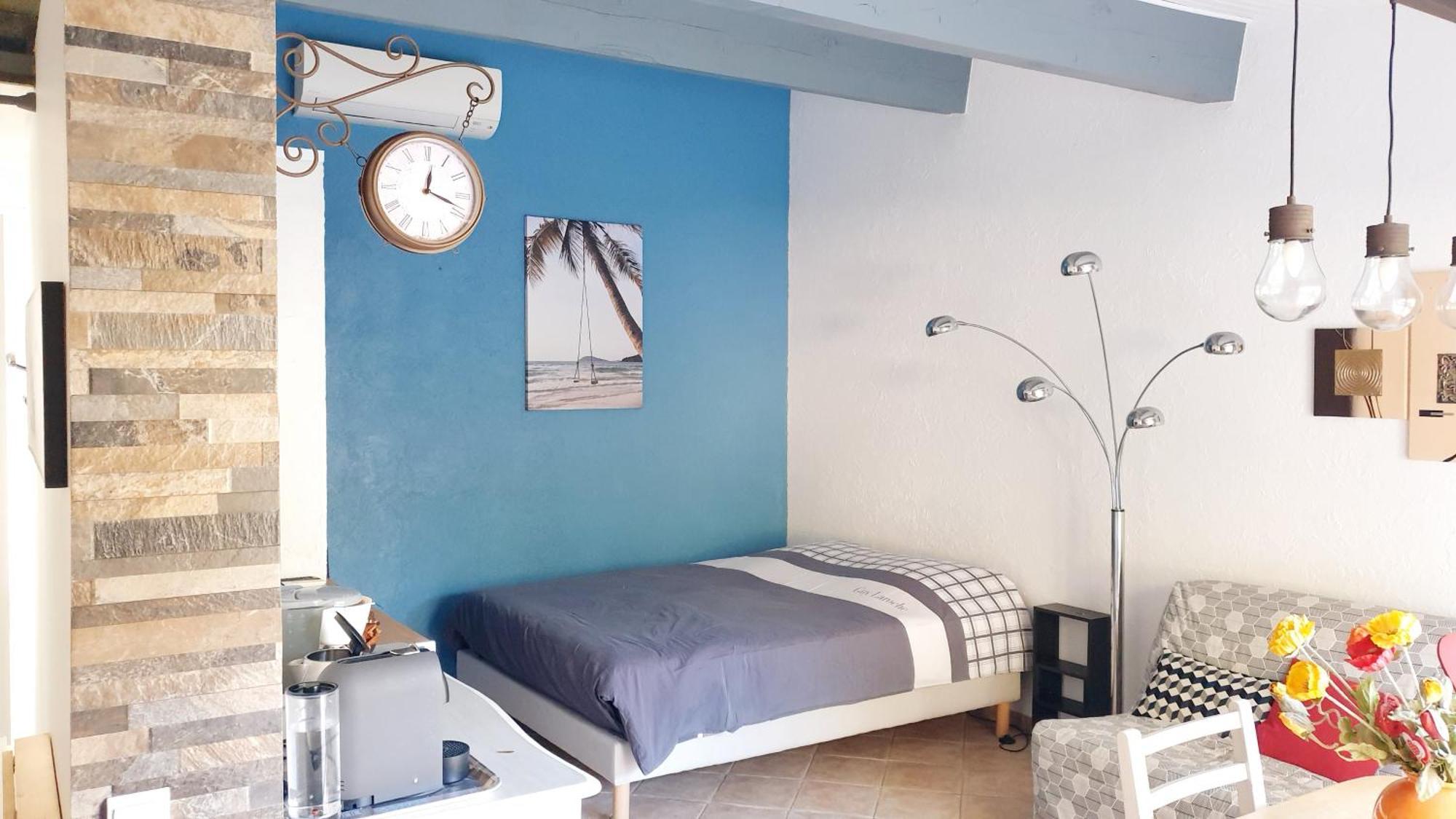 Studio 33 M2 Au Calme Proche Hyeres La Crau Exterior photo